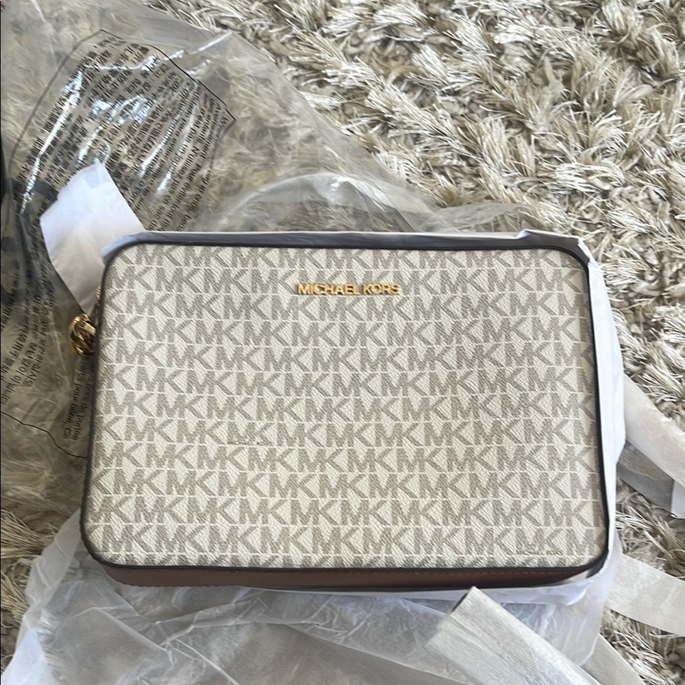 Michael Kors Crossbody